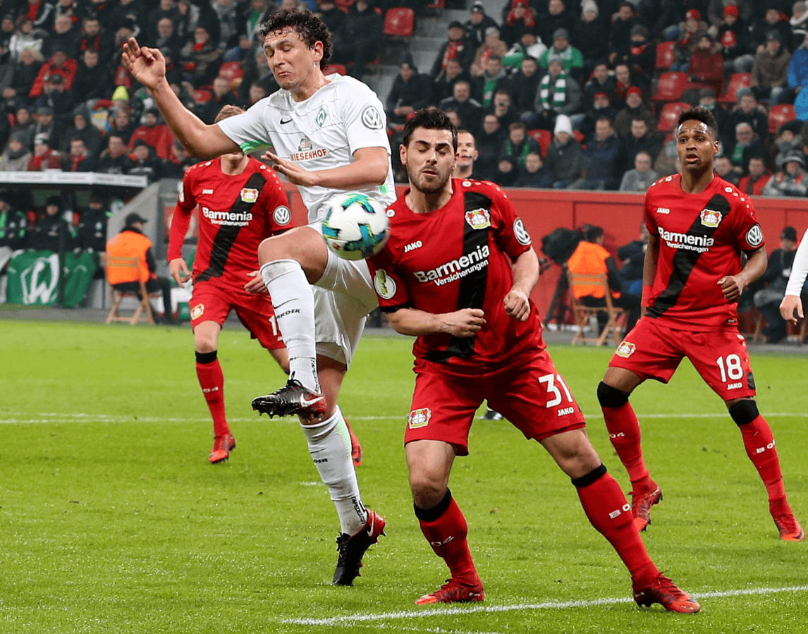 巴塞罗那训练开放日，关键时刻战术微调引欢呼，德国杯在即，年轻球员得到机会的简单介绍-金年会app下载