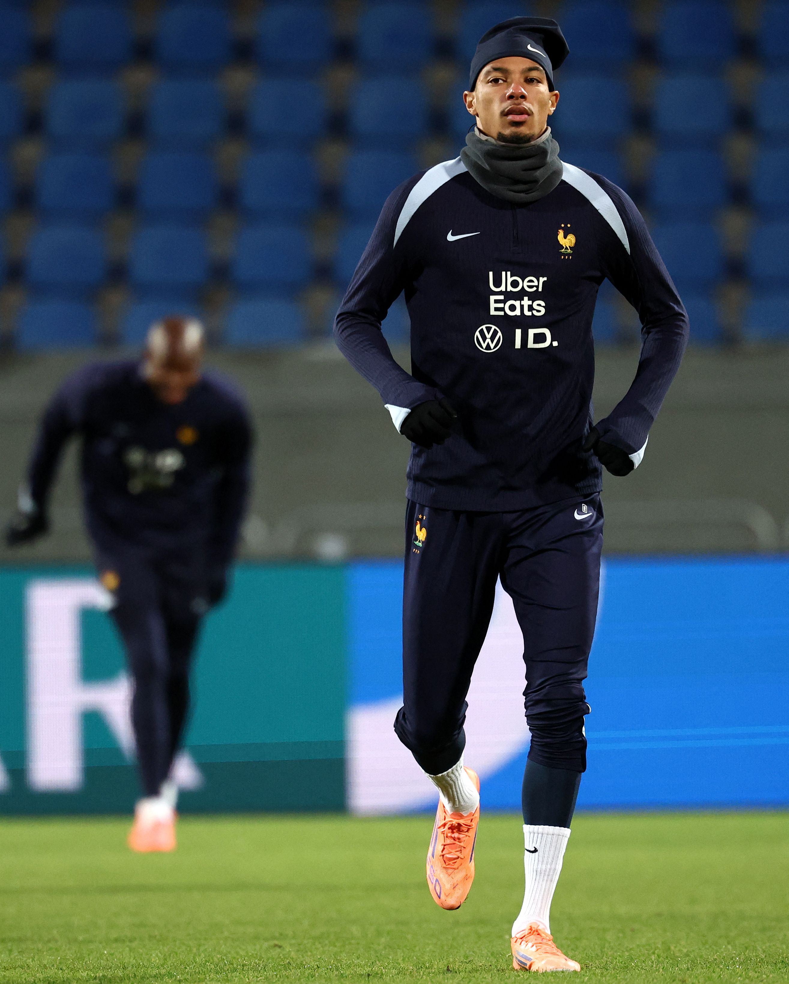 包含赛后阿贾克斯备战法甲，防线松动细节曝光，目标明确，年轻球员得到机会的词条-jinnianhui