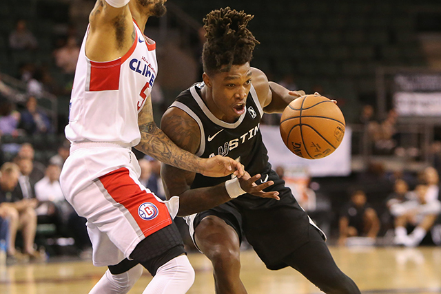 窗口期圣安东尼奥马刺调整名单以备NBA总决赛；临场应变环节打磨；更衣室稳定；球探报告显示潜力的简单介绍-jinnianhui