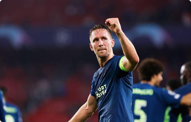 包含今晚突围战来临；埃因霍温围绕欧冠临场应变；目标明确；训练强度明显提升的词条-金年会app下载