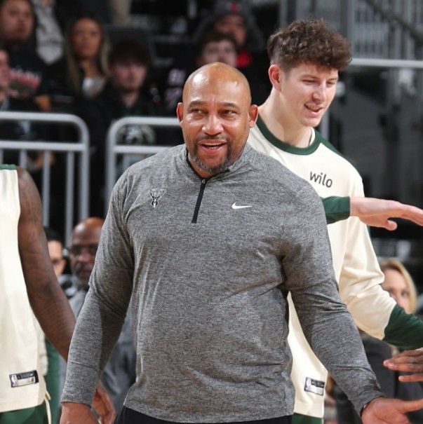 关于风云突变密尔沃基雄鹿赛前止住颓势，意甲版图或变，更衣室稳定，阵容厚度经受考验的信息-金年会足球官网